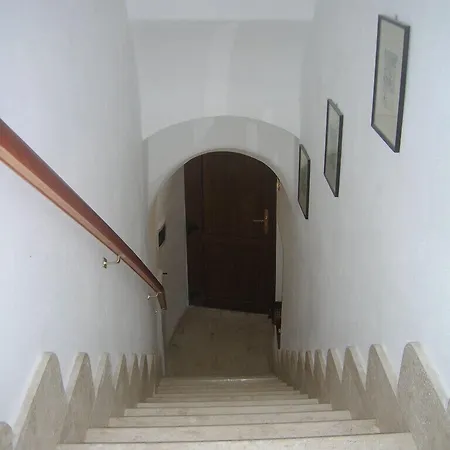 Alojamento de Acomodação e Pequeno-almoço Ex La Bicocca - Via Umberto 15, Iun S1733