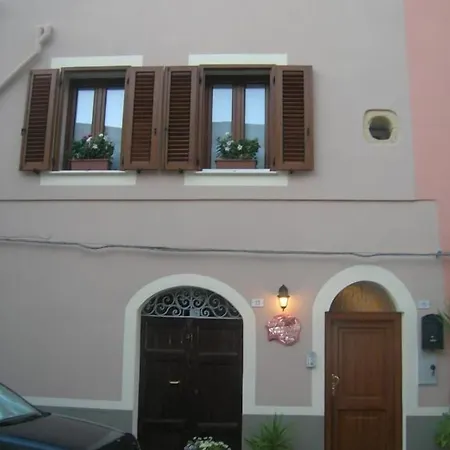 B&B Ex La Bicocca - Via Umberto 15, Iun S1733 3*