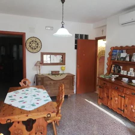 Ex La Bicocca - Via Umberto 15, Iun S1733 Couette-café Sorso